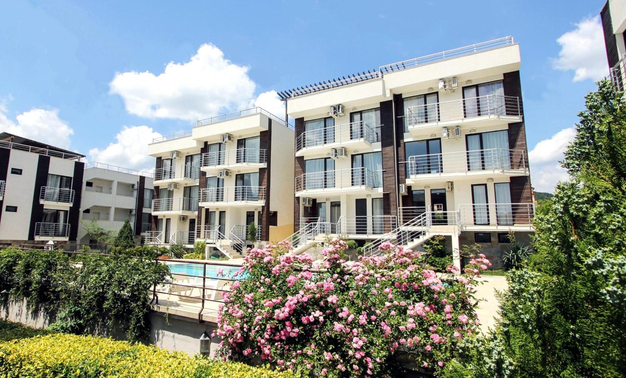 New Line Village Apartments Sunny Beach Exterior photo